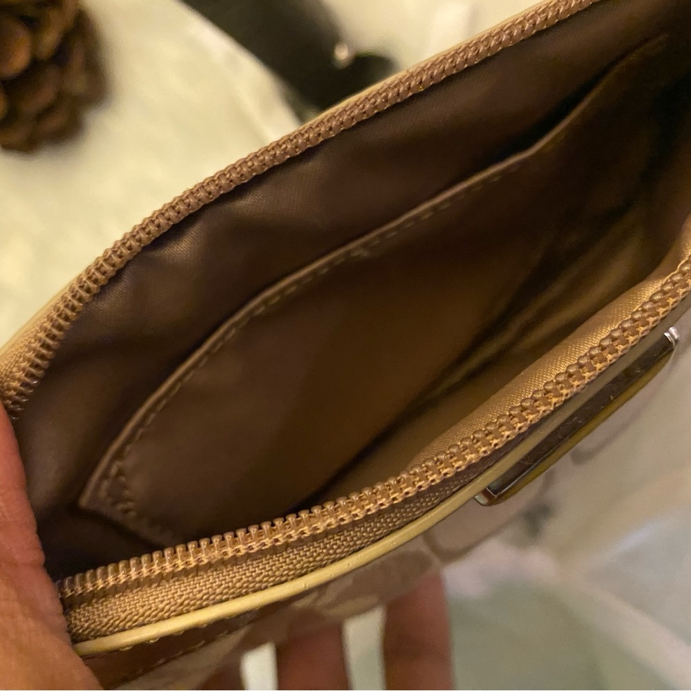Coach Pouch - Picture 3 of 3